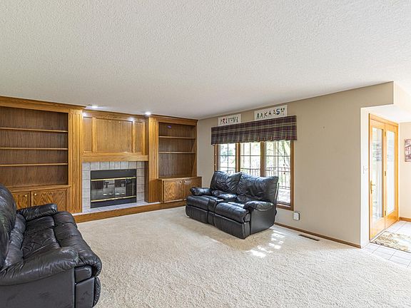 4th image of 5908 S Winwood Dr