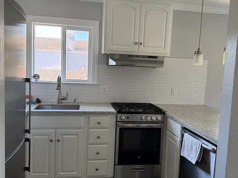 475 Tyndall St #5 — Photo 3