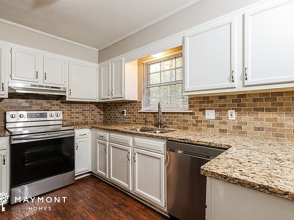 5th image of 195 Dogwood Cir