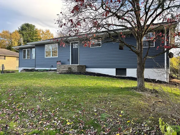 1815 Evergreen Dr, Connellsville, PA 15425