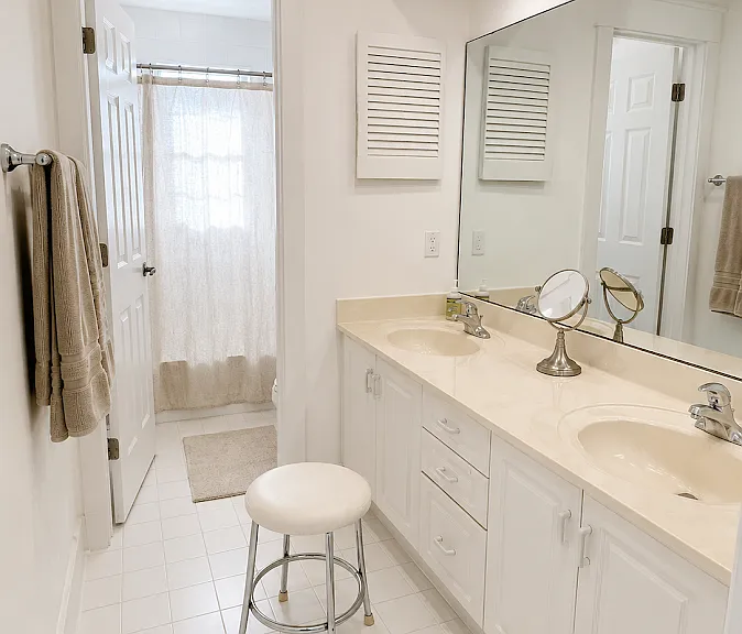 Primary bedroom bath
