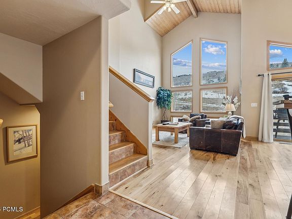 4th image of 1086 Stonebridge Cir