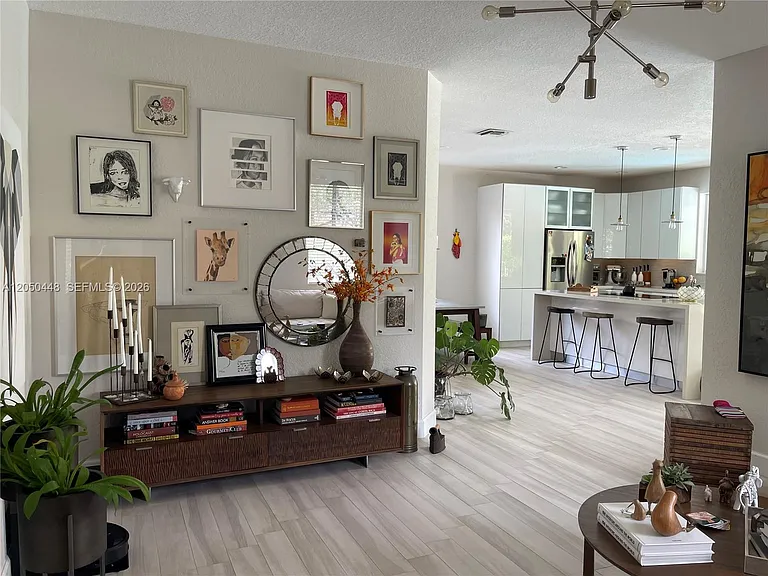485 Silver Palm Way — Photo 3