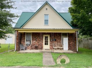 6 Gallatin St, Ravenswood, WV 26164