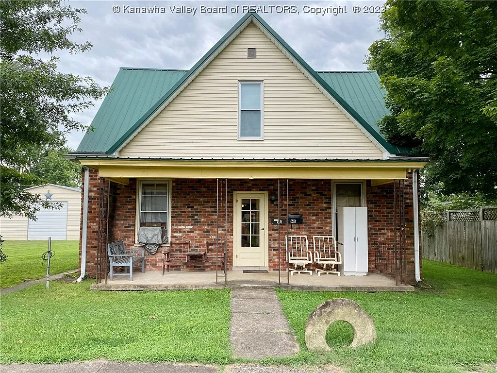 6 Gallatin St photo 1