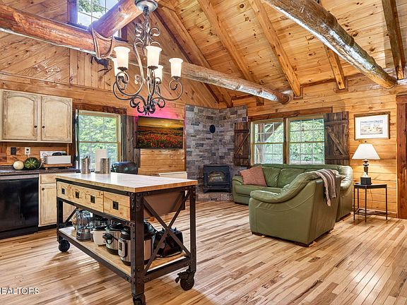 19th image of 4912 Honey Creek Loop Rd