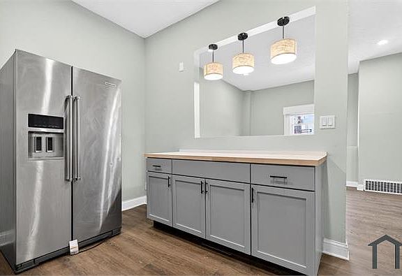 4th image of 3356 W 44th St