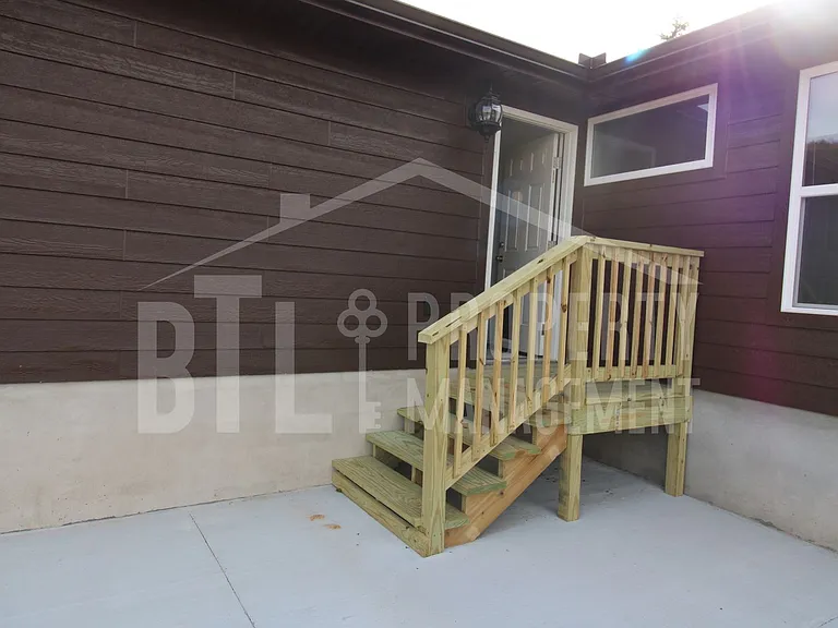 300 Valley Stream Cir — Photo 8
