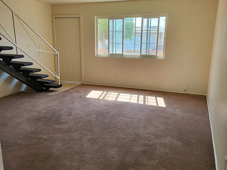 1444 Sanford Ave — Photo 1