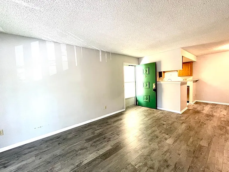 8555 Fairmount Dr #E203-E20 — Photo 15