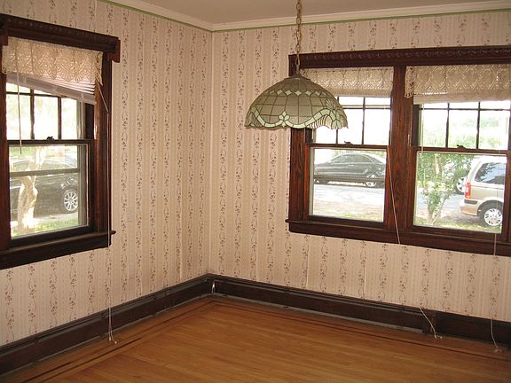 5th image of 432 1st St