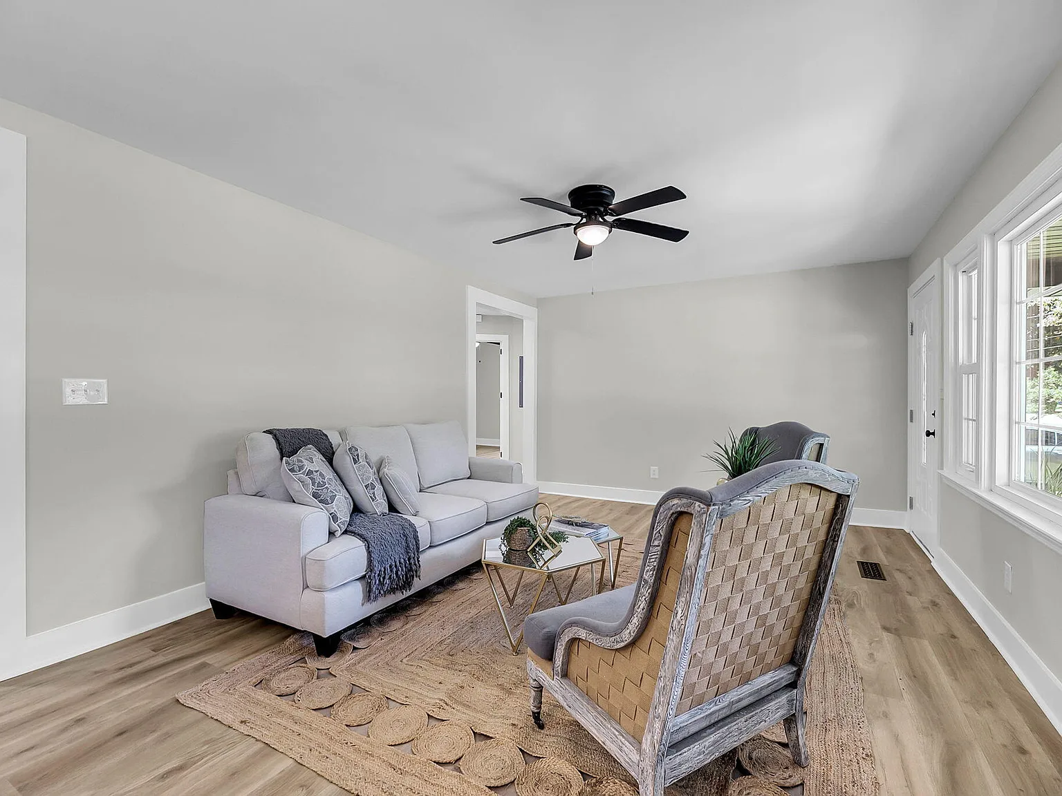 4 bed, 3.0 bath, 1475 sqft, $4,800 — Photo 4