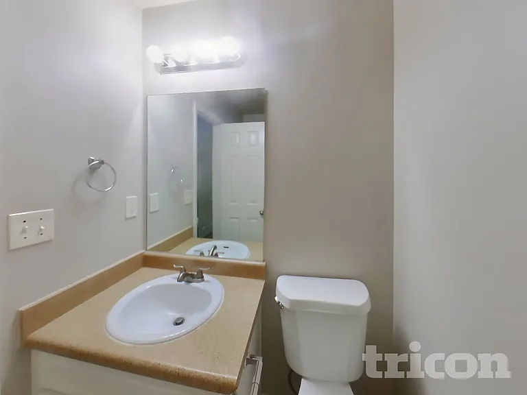 270 Rosewood Dr — Photo 13