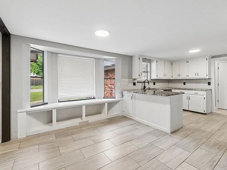 1308 Kelly Park Rd — Photo 9