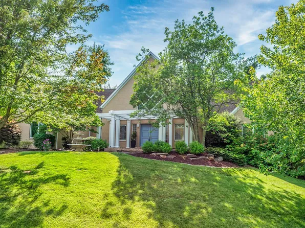 2433 Lakeridge Dr, Newburgh, IN 47630