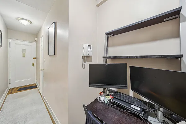 Rented by SERHANT. | media 6