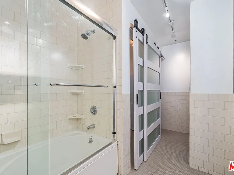 738 S Los Angeles St #305 — Photo 15