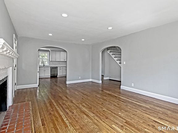 3rd image of 50 Moore Avenue