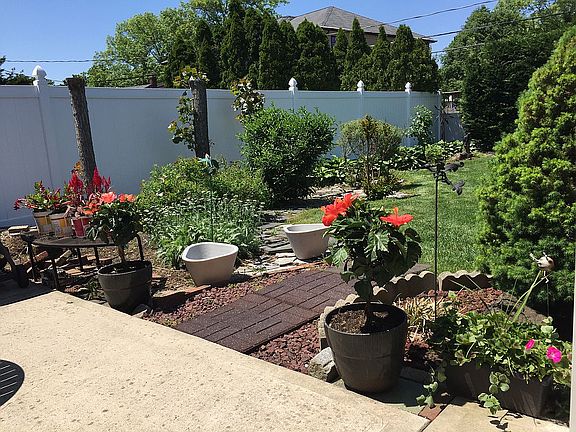 4th image of 35 Walsh Ln
