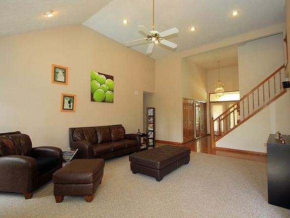 3rd image of 3068 White Pine Dr