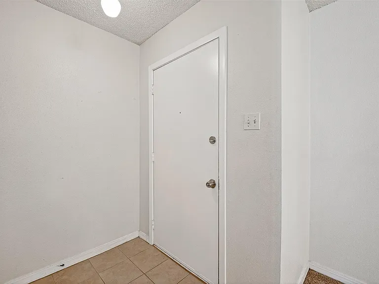 2800 Jeanetta St #406 — Photo 6