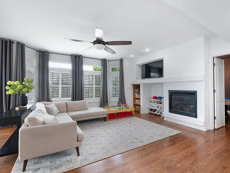 1411 Fieldwood Ct — Photo 10