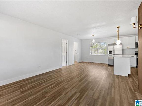 5th image of 431 Clio St