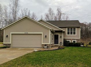 6809 Dale Ct, Fennville, MI