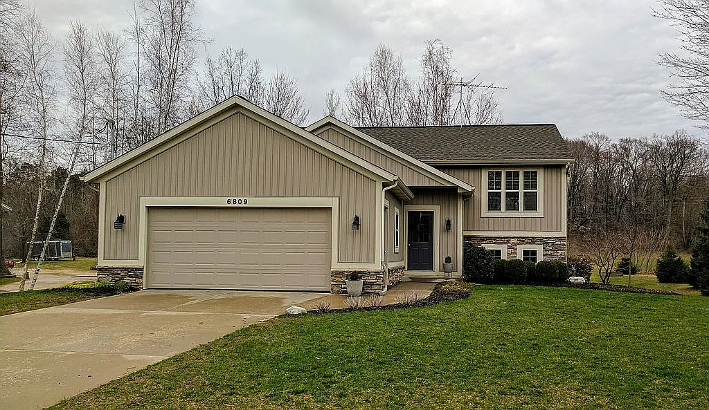 6809 Dale Ct photo 1