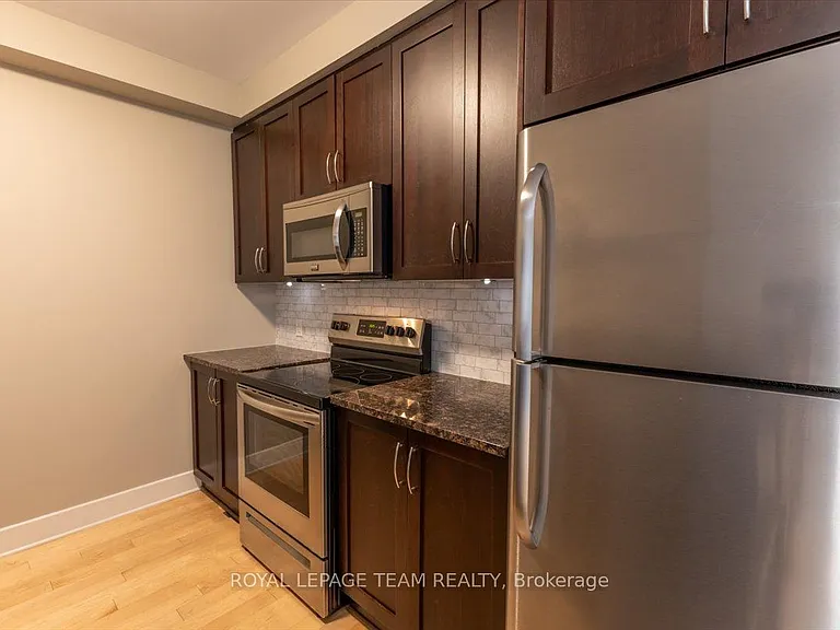 9 Balsam St W — Photo 12