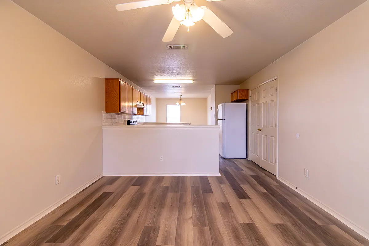 Building Photo - 3409D Toledo Dr