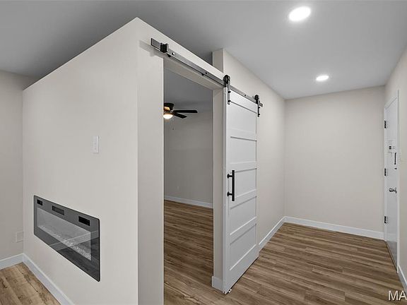 5th image of 9924 S Bunker Hill Dr #G