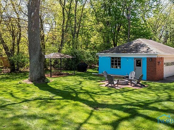 4th image of 3935 Hillandale Rd #2