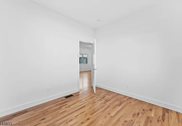 246 Cortlandt St #1 — Photo 8