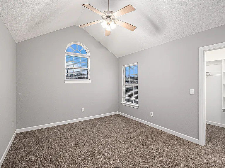 Timbers East - 10522 — Photo 17