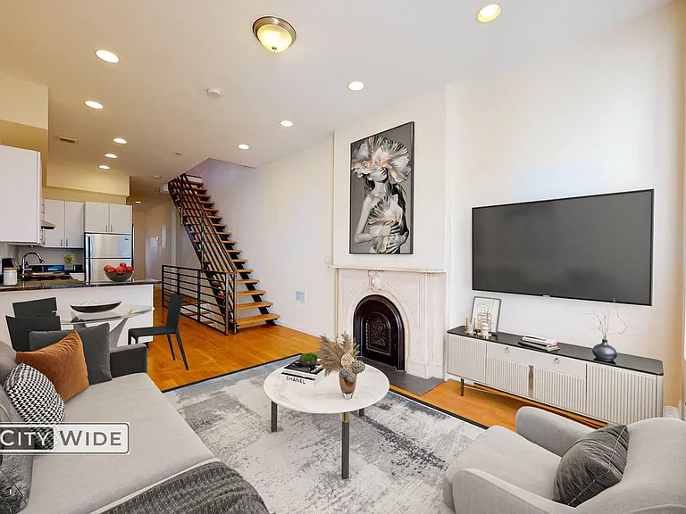 151 E 71st St #304 — Photo 5