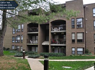 11228 Chestnut Grove Sq APT 329, Reston, VA 20190