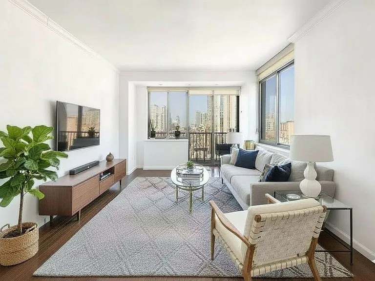 343 E 74th St #Penthouse 2B — Photo 1