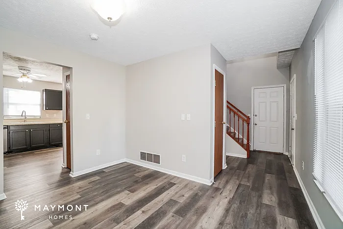 473 Buckingham Ct — Photo 7