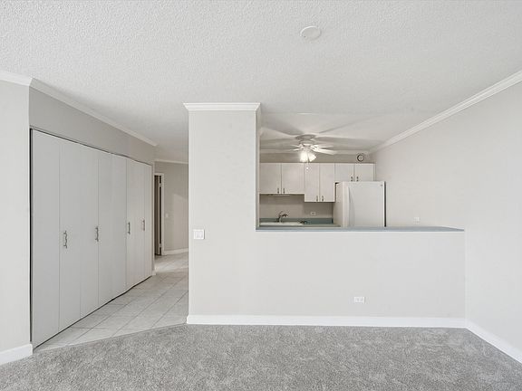 4th image of 5320 N Sheridan Rd APT 1607