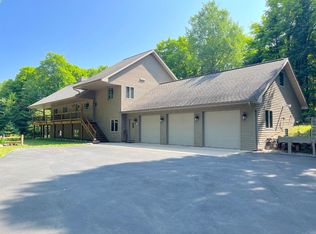 7630 Frontier Rd, Presque Isle, WI 54557