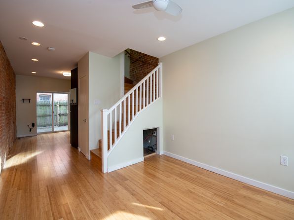 1009 1/2 Lamont St NW