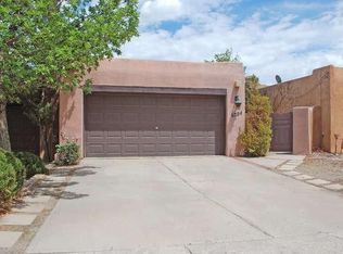 6204 Sabre Ct NW, Albuquerque, NM 87107