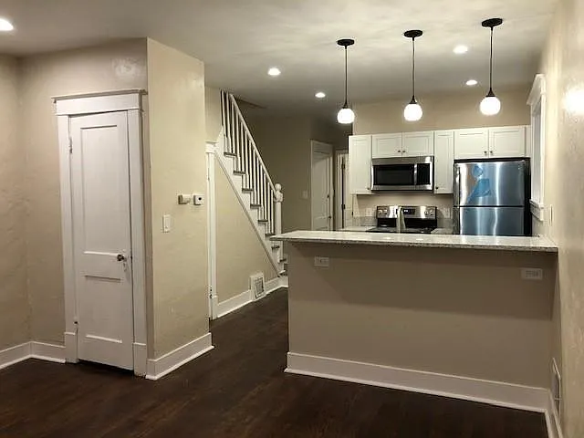 552 S Geyer Rd — Photo 2