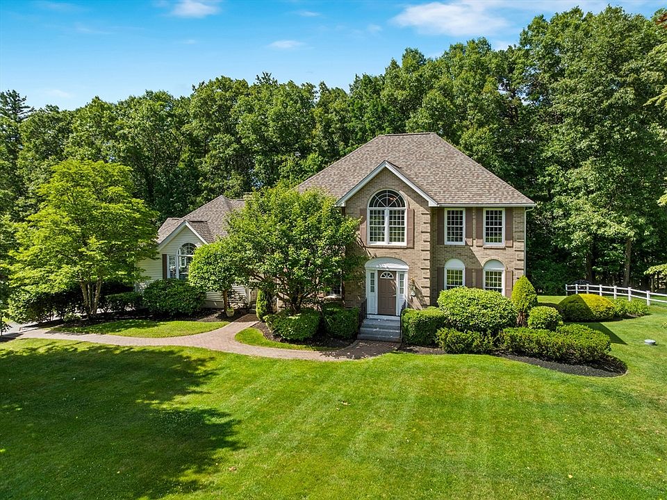 1st image of 10 Morgan Dr