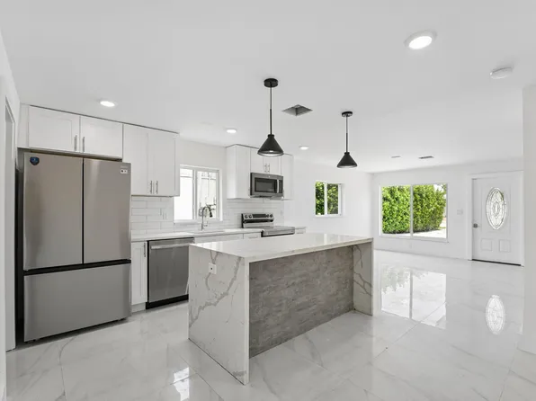 537 NW 2nd Ter, Deerfield Beach, FL
