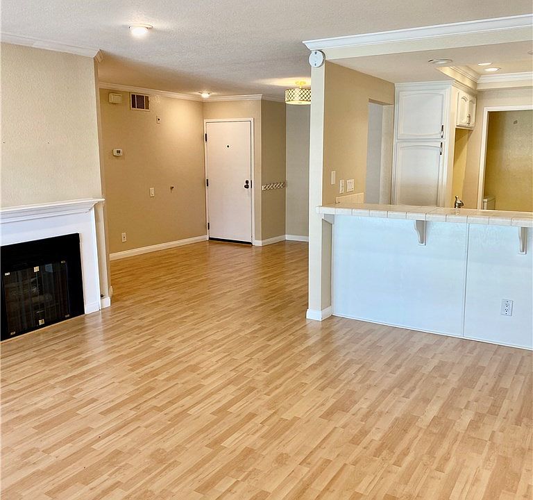 1st image of 4103 Apricot Dr #4103