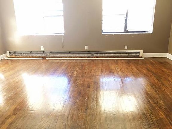 3rd image of 1114 Main Ave