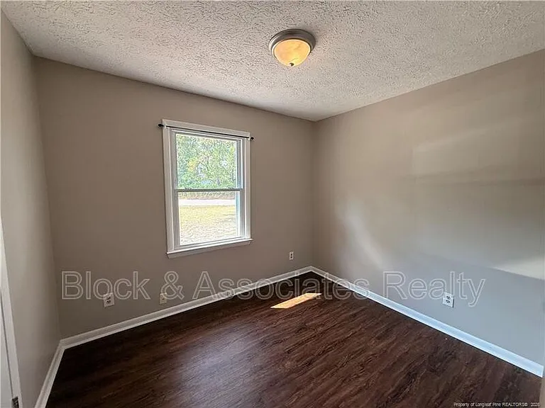 4805 Fellows Ct — Photo 9