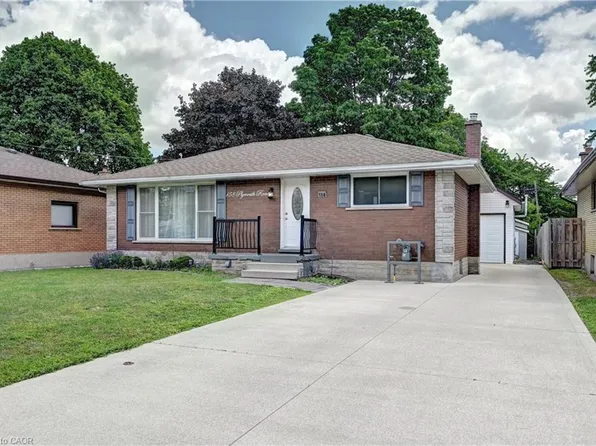 158 Plymouth Rd, Kitchener, ON N2G 3G5